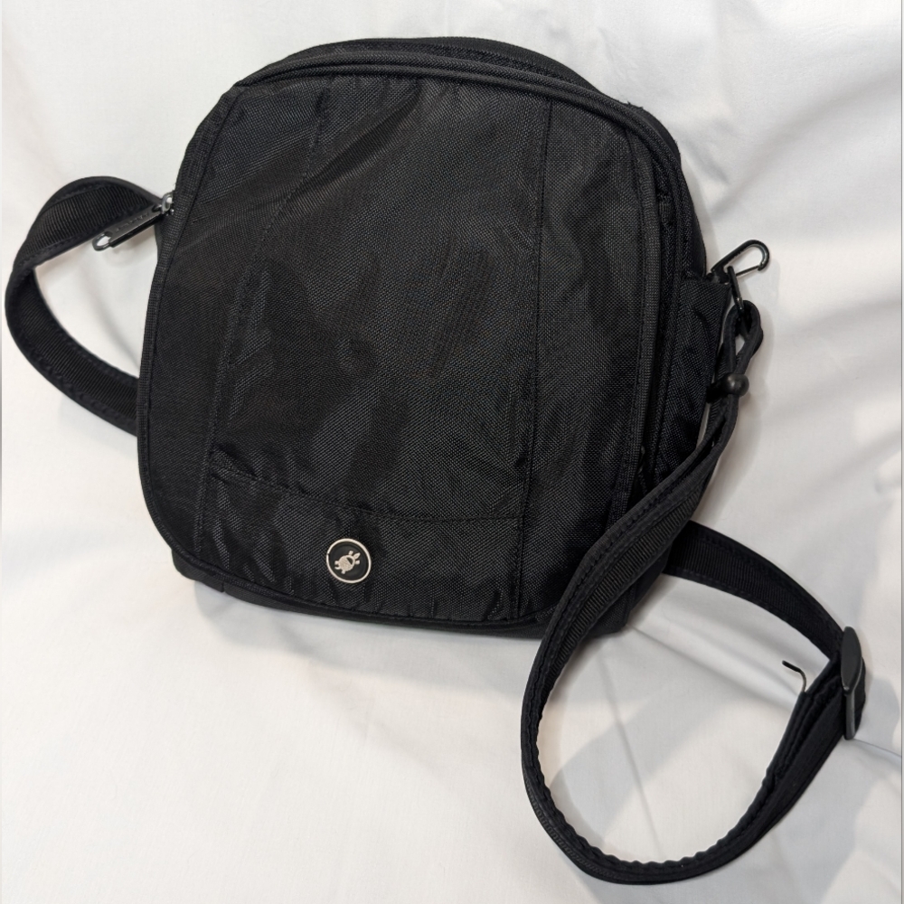 Pacsafe Metro 200 Crossbody Bag